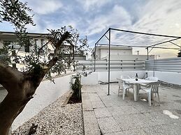 79 AN - Stay Nissi Chrysland Studio 110