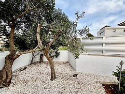 79 AN - Stay Nissi Chrysland Studio 110