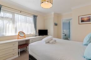 Honeyfield Lodge - Spacious Cottage Rural Views