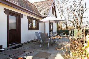 Honeyfield Lodge - Spacious Cottage Rural Views