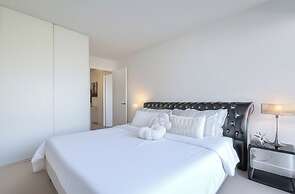 The Pearl Waterfront Estate