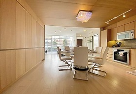 The Pearl Waterfront Estate