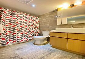 The Pearl Waterfront Estate