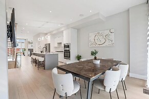 The Pearl Waterfront Estate