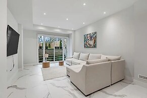 The Pearl Waterfront Estate