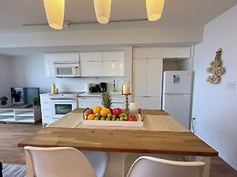 The Pearl Waterfront Estate