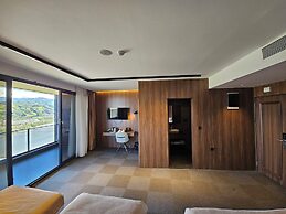 Rossi Luxury Hotel