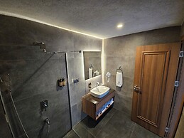 Rossi Luxury Hotel