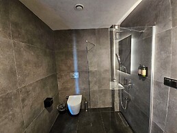 Rossi Luxury Hotel