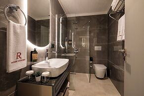 Rossi Luxury Hotel