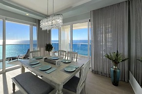 Beach Condo Kitchen Hot Tub