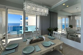Beach Condo Kitchen Hot Tub