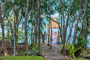 Casa Relaxo Waterfront Villa with Private Dock in Bacalar Lagoon