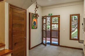 Casa Relaxo Waterfront Villa with Private Dock in Bacalar Lagoon