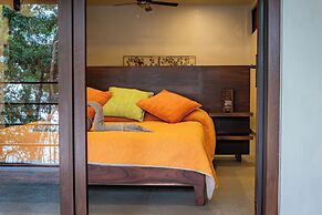 Casa Relaxo Waterfront Villa with Private Dock in Bacalar Lagoon