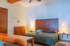 Casa Relaxo Waterfront Villa with Private Dock in Bacalar Lagoon