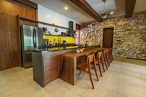 Casa Relaxo Waterfront Villa with Private Dock in Bacalar Lagoon