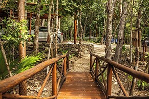 Casa Relaxo Waterfront Villa with Private Dock in Bacalar Lagoon