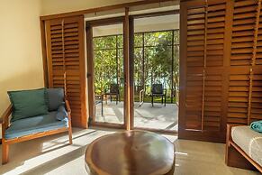 Casa Relaxo Waterfront Villa with Private Dock in Bacalar Lagoon