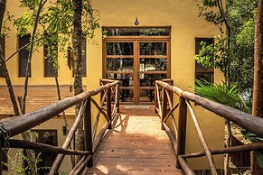 Casa Relaxo Waterfront Villa with Private Dock in Bacalar Lagoon