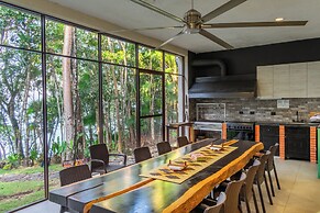 Casa Relaxo Waterfront Villa with Private Dock in Bacalar Lagoon