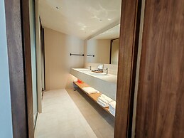 Dali Qingmai Seaview Resort (North Courtyard)