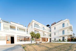 Dali Qingmai Seaview Resort (North Courtyard)