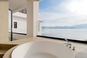 Dali Qingmai Seaview Resort (North Courtyard)