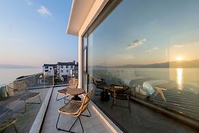 Dali Qingmai Seaview Resort (North Courtyard)