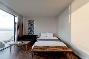 Dali Qingmai Seaview Resort (North Courtyard)