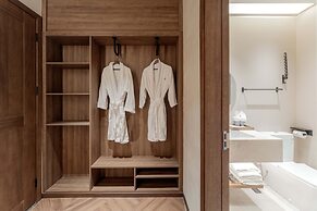 Dali Qingmai Seaview Resort (North Courtyard)