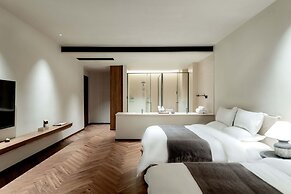 Dali Qingmai Seaview Resort (North Courtyard)