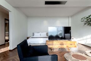 Dali Qingmai Seaview Resort (North Courtyard)