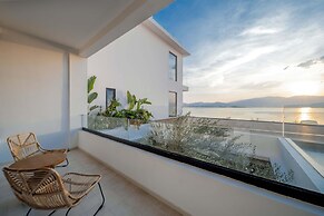 Dali Qingmai Seaview Resort (North Courtyard)