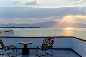 Dali Qingmai Seaview Resort (North Courtyard)