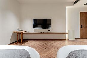 Dali Qingmai Seaview Resort (North Courtyard)