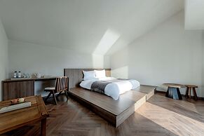 Dali Qingmai Seaview Resort (North Courtyard)