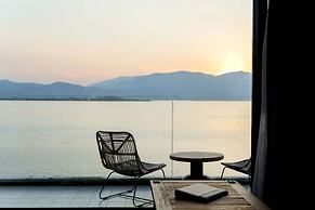 Dali Qingmai Seaview Resort (North Courtyard)