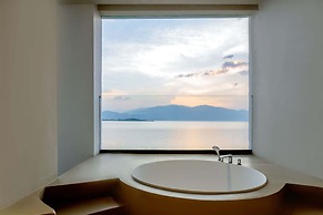 Dali Qingmai Seaview Resort (North Courtyard)