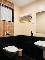 PLA RATHNA RESIDENCY