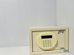 PLA RATHNA RESIDENCY