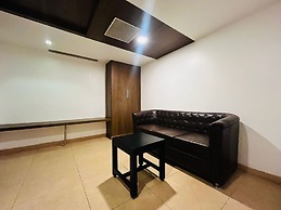 PLA RATHNA RESIDENCY