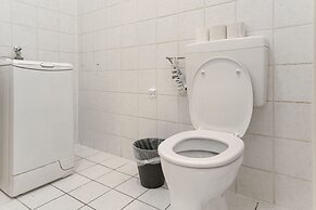 2BR Apt Near Stadthalle
