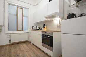 2BR Apt Near Stadthalle