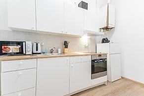 2BR Apt Near Stadthalle