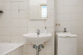 2BR Apt Near Stadthalle