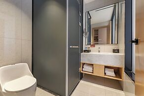 Wanzai Yijia La Maison Hotel