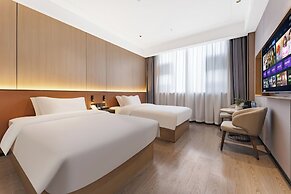 Wanzai Yijia La Maison Hotel