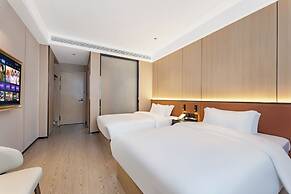 Wanzai Yijia La Maison Hotel