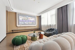 Wanzai Yijia La Maison Hotel